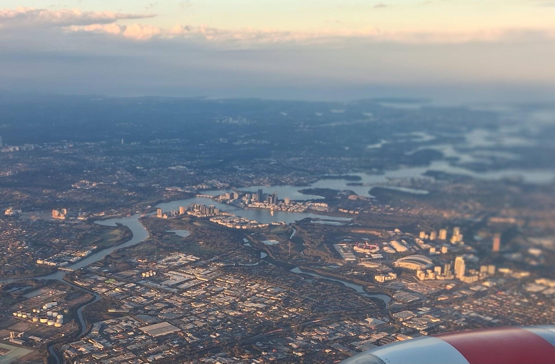 Flying in to Sydney