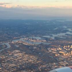 Flying in to Sydney