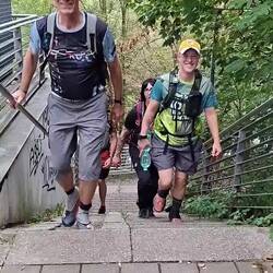 ....Schlag auf Schlag die Treppe hoch....
