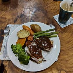 Aussie lamb and fresh veggies!! Thanks Steve ❤️