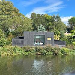 Lakeside BnB at Leeds Castle