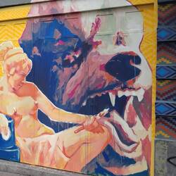 Brandneues, erst 3 Tage altes Wandbild außen an der Graffitigalerie, wo wir selber sprayen durften