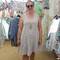 Unsere Shopping Queen in ihrem Element... Aber hübsch sieht sie aus in ihrem neuen Sommerkleidchen!