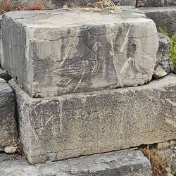 Carving of 2 birds