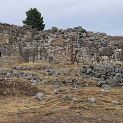 Cyclopian walls