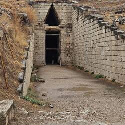 Entrance to tholos called 'tomb of Klytimnestra'