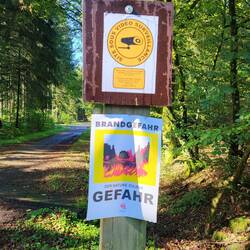 Es besteht immer noch Brandgefahr!