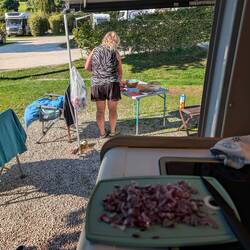 Camperleben... Vorbereitung Frühstück, Kissen lüften