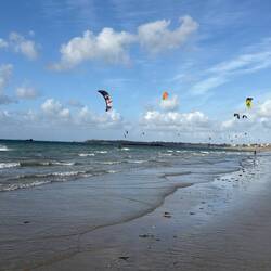 St.Malo! Ein Paradies für Kiter. Da waren ein paar echte Profis drunter.