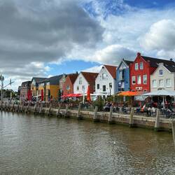 Husum ...