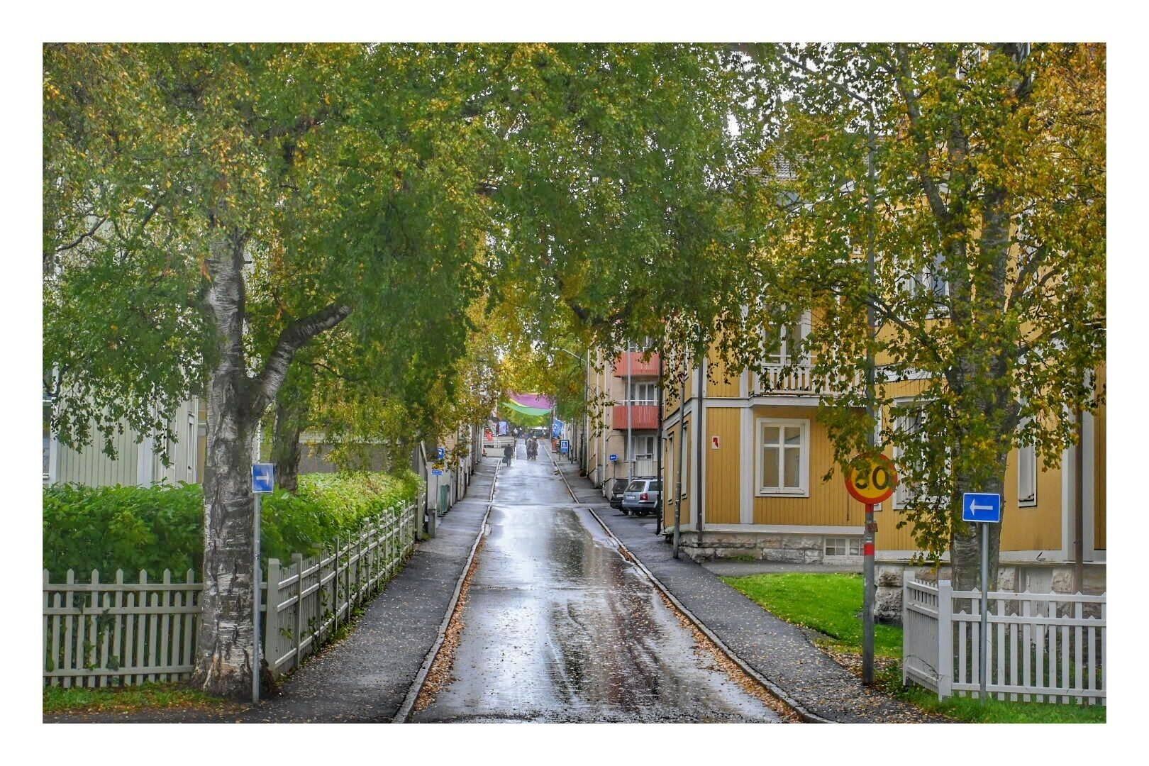 Die Hamngatan führt vom Sportboothafen hinauf ins Centrum