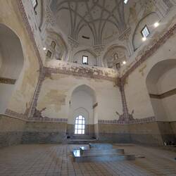 Merv - Sultan Sanjar mausoleum, tomb right under the hole in the dome