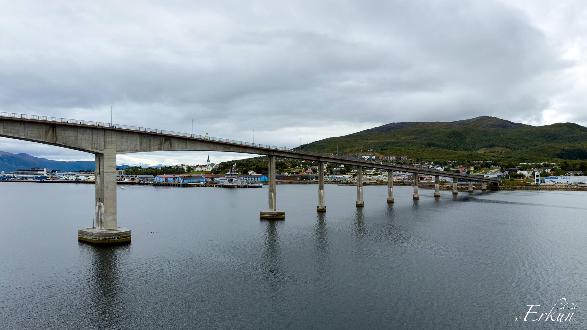 Almost under the bridge as we approach Sortland.