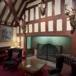 That' a billiard room!