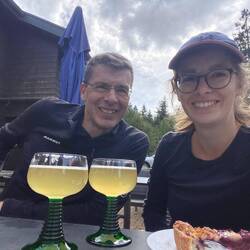 Neuer Wein zum Mittag im Naturfreundehaus Brend