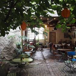 Und interessanten Cafes...