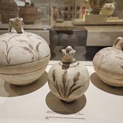 Vases from Akrotiri on Santorini