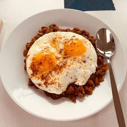 Chili con carne and fried eggs. I did not eat enough in the past days...