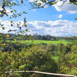 Vom Aussichtspunkt Königsberg schaue ich zurück zum Kloster.