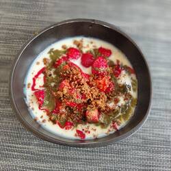 Roger's Strawberry and white chocolate crumble