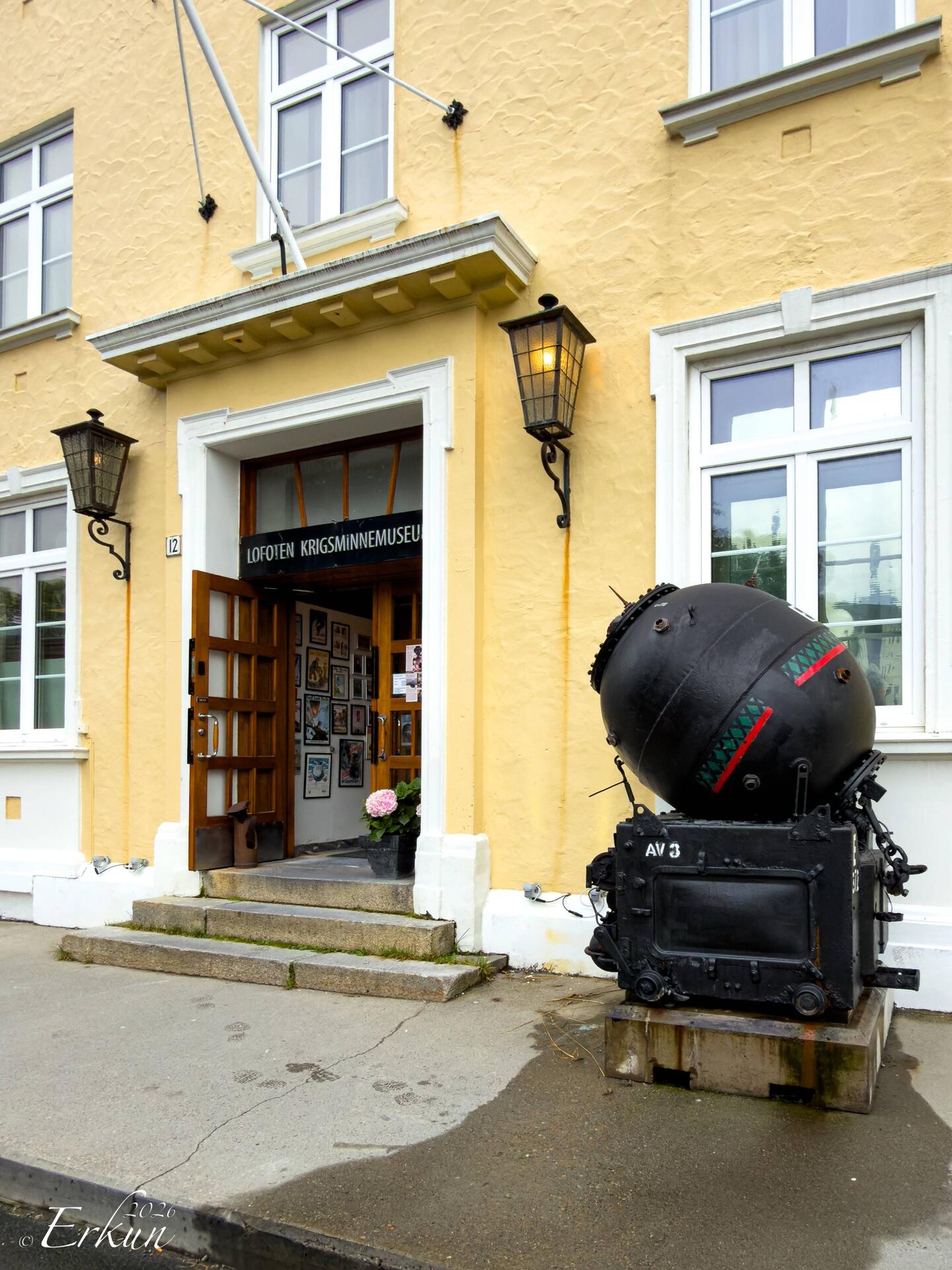 Lofoten War Memorial Museum in Svolvær occupies the ground floor.