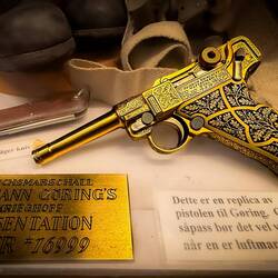 Replica of Göring's presentation pistol ... a luger.