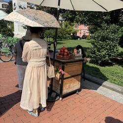 Erfrischungen, Obst, Eis und mehr an jeder Ecke