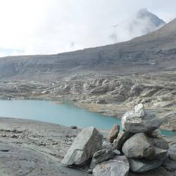 Søen Lac de l'Arpont og toppen Dent Parrachee bagved
