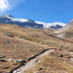 Videre nedenfor Vanoise' gletschermassiv, hvor man bare ser de enkelte gletchertunger