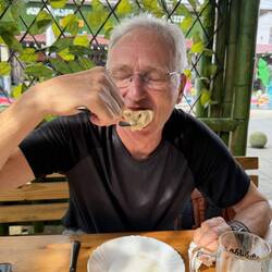 Micha schwebte im siebten Himmel (1 St. ca. 65 Cent, in Berlin um die 4 €)