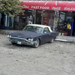 Ein Cabriolet Ford Thunderbird aus dem Jahr 1964 war ebenfalls vertreten