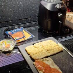 Panini mit Honig/Senf-Frischkäse und Räucherlachs!