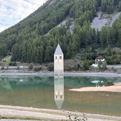 Versunkener Kirchturm