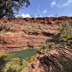 Erfrischende Pools zum Schwimmen in den Schluchten des Karijini NP