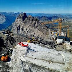 Blick vom Titlis Tower auf die neue Bergstation