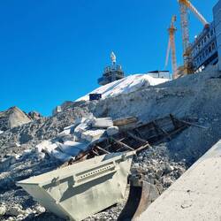 Titlis Tower und rechts die neue Bergstation