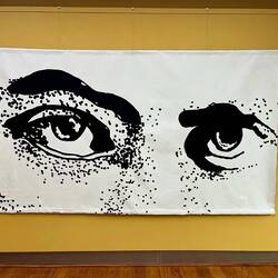 Visitor, 2020 von Marie S. Uelzen (Wollstickerei und Acryl auf Jute)
