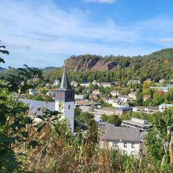 Gerolstein und die Felsen von der anderen Seite.