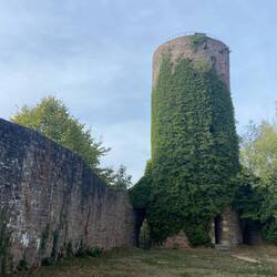 Die Ruine Sausenburg kurz vor Kandern, zerstört im 30jährigen Krieg