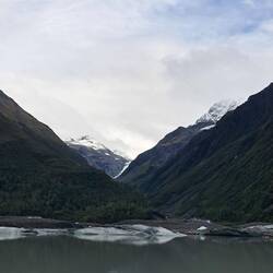 Am Valdez Glacier Lake