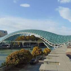 an der Friedensbrücke