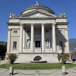 Das Museum über Alessandro Volto, den Erfinder der Batterie.