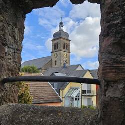 Hillesheim church, through the battlements of the city wall.