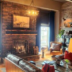 Larix Hotel library
