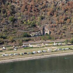 Campingplatz mit schönem Tunnelportal