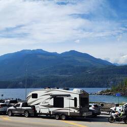 Kootenay Bay Ferry queue. Nice bikes 😎