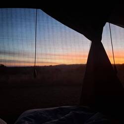 Schöner Sonnenaufgang zum Aufwachen