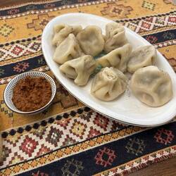 Dann Chinkali mit Adjika