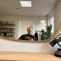 Bij de fancy frisör een knippling gehad 💇