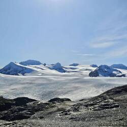 Harding Icefield mit den rausschauenden Bergen die Nunataks genannt werden